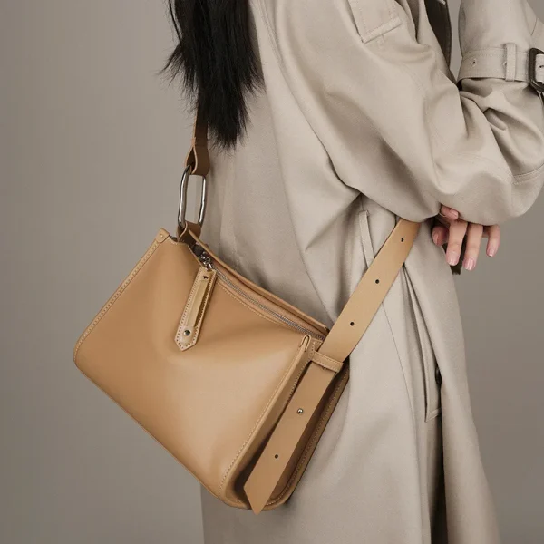 2026 Fashion New Solid Color Quality Soft Leather Crossbody Handbag Leather Commuting Single Shoulder Dumpling Tote Bag