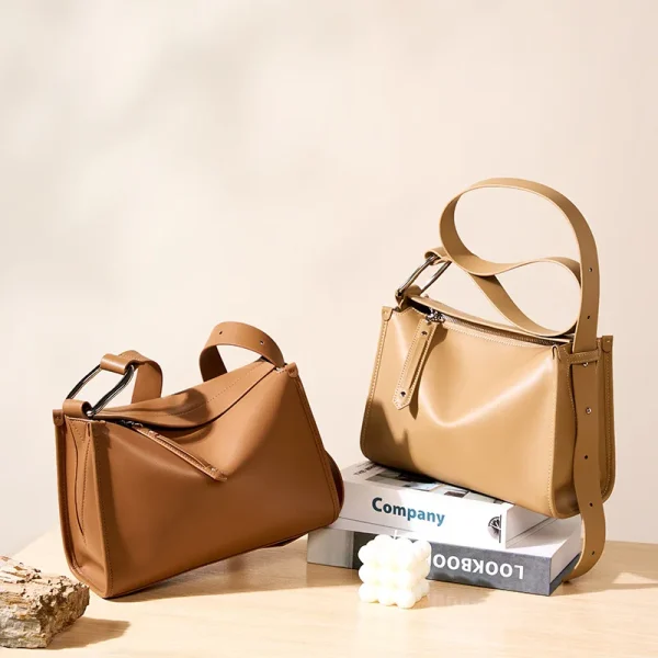 2026 Fashion New Solid Color Quality Soft Leather Crossbody Handbag Leather Commuting Single Shoulder Dumpling Tote Bag