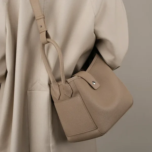 2026 New Vegetable Basket Fashion Large Capacity Women's Shoulder Bag Real Leather Bag for Lady Simple Fashion Bucket Bag