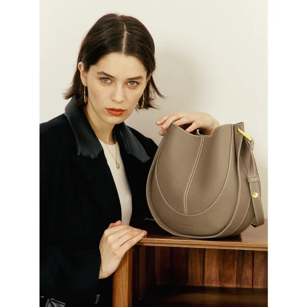 2026 Women Cowhide Saddle Bag Fashion Ladies Shoulder Bag Simple Leather Shoulder Crossbody Bag for Women